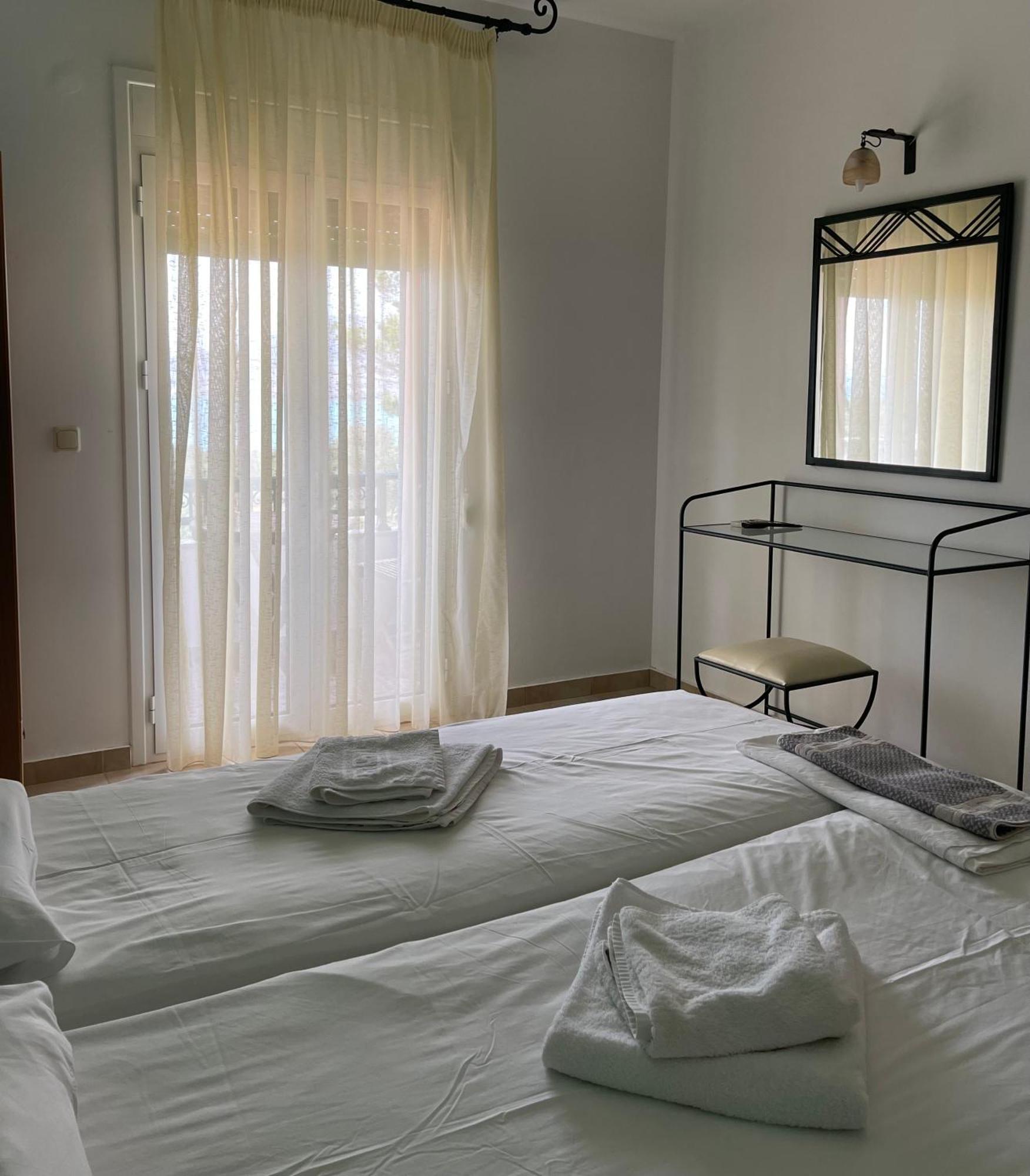 Niriides Rooms Ελαφόνησος Εξωτερικό φωτογραφία